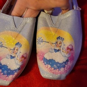 Glitter candy Tom's so cute